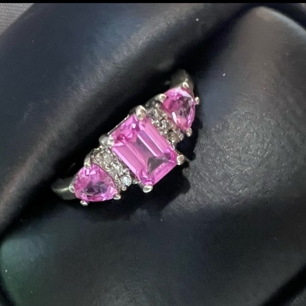 Vintage Genuine Diamonds Pink Sapphire Ring Size is about a 5. See photos - Picture 9 of 13